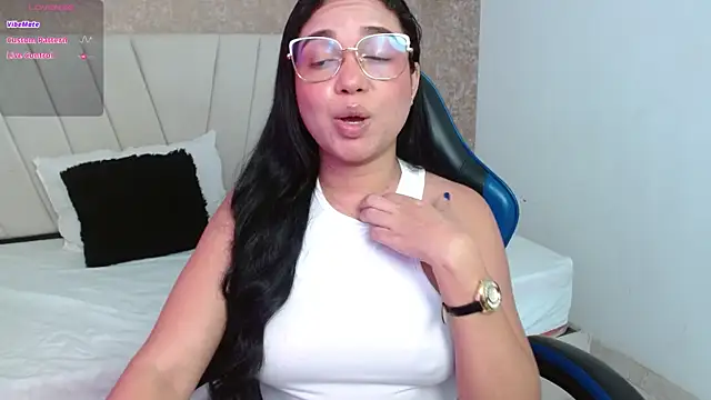 Chloe_Brown2 live XXX chat