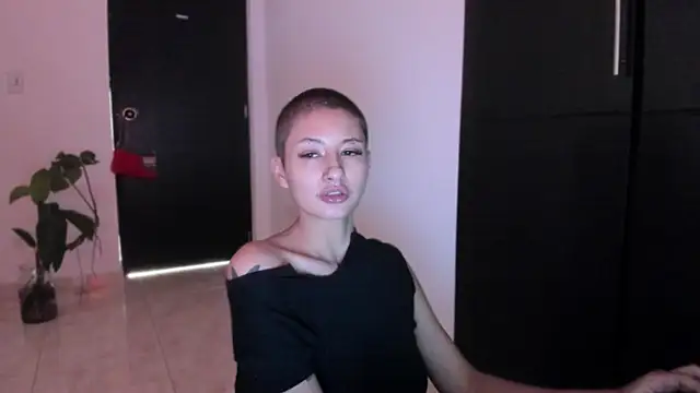 vandalovee_ Chat XXX in diretta