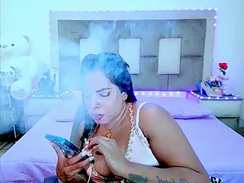צ'אט XXX בשידור חי של indiantopaz694u