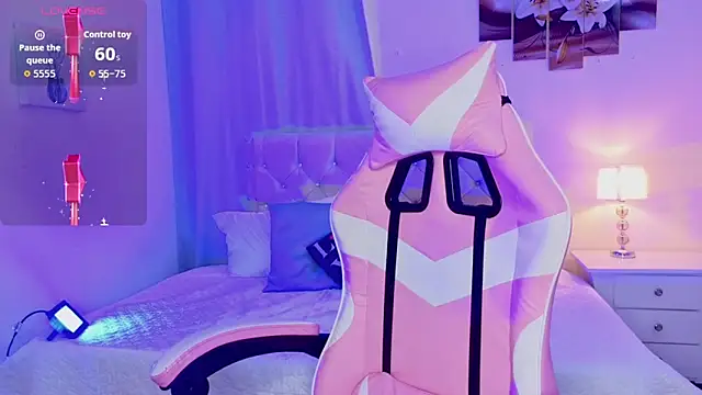 XXX chat uživo modela naomifire_