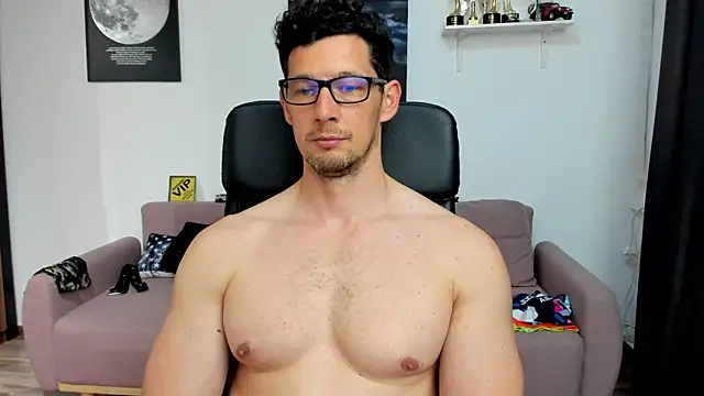 BrutusK08 Live XXX-Chat