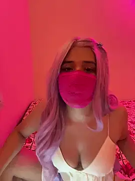 Lucey_001's Live XXX Chat