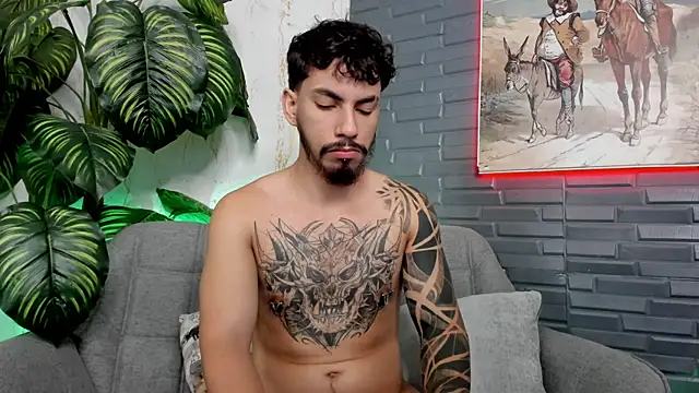 levi_wolfn Live XXX chat