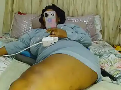 RealQueenOfSouth's Live XXX Chat