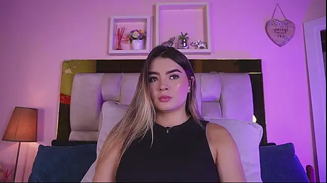 emmy_r Live XXX-chat