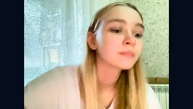 Leifuture élő XXX-chatje