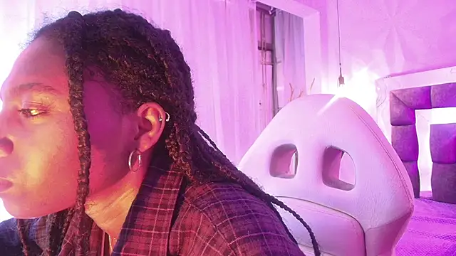 Queen_perla_ 라이브 XXX 채팅