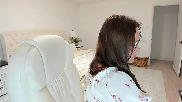 Vika73 现场XXX聊天