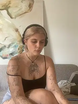 Ella_Bloom: онлайн-секс-чат