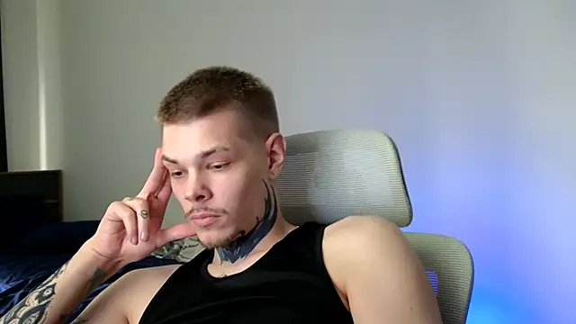 DENIS_HERE Adlı Modelin Canlı XXX Sohbeti