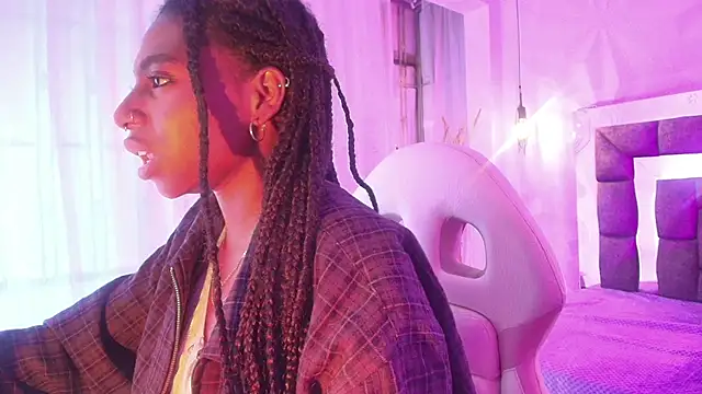 Queen_perla_'s Live XXX Chat