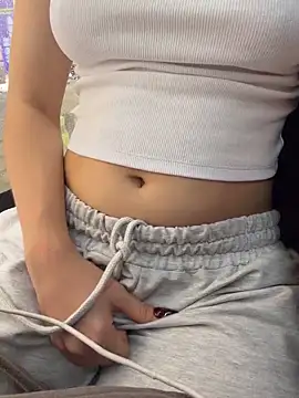 -Straycat-'s Live XXX Chat