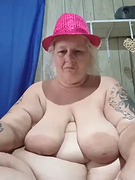 DavisDesires' Live XXX Chat