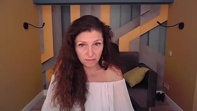 EllaLong Chat XXX in diretta