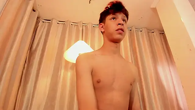 Ethan_qop's Live XXX Chat