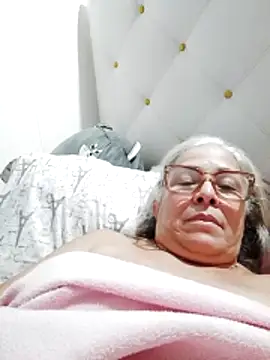 XXX chat uživo modela chanelsexx