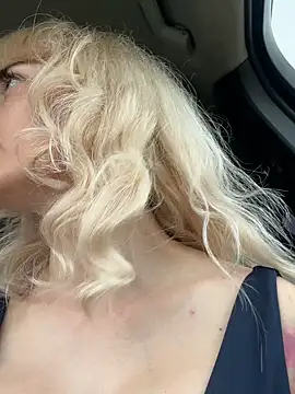 blondegirlx Chat XXX in diretta