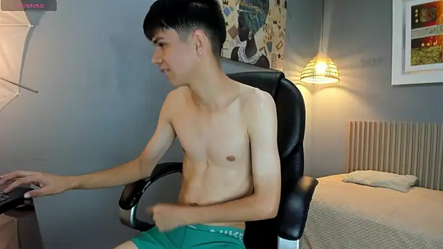 maxim_rod Adlı Modelin Canlı XXX Sohbeti