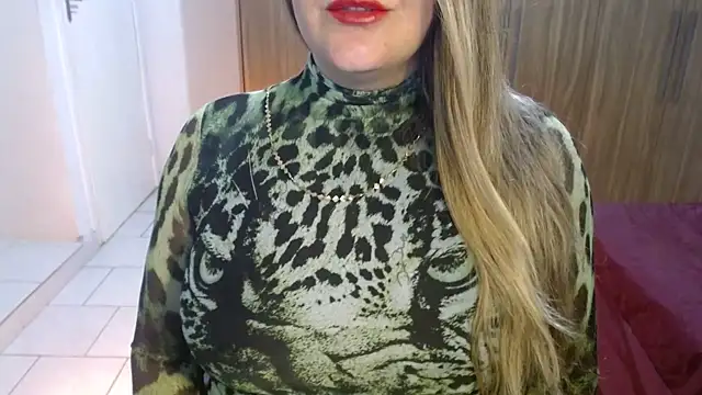 Chat +18 de Aliceescobar ao vivo
