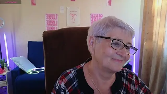 Sandra_Snowflake élő XXX-chatje