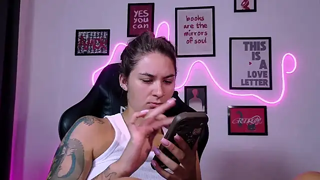 Chat XXX en directo de AlisaFrost
