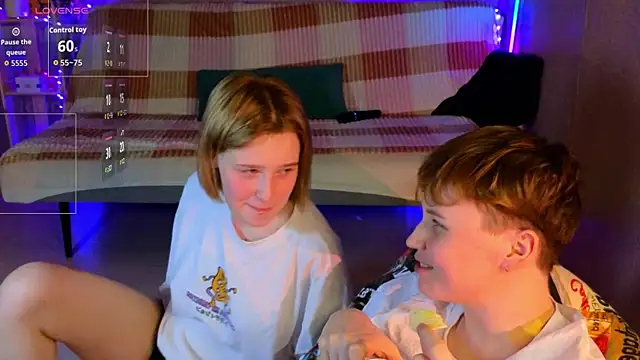 two_gerls_here live XXX chat