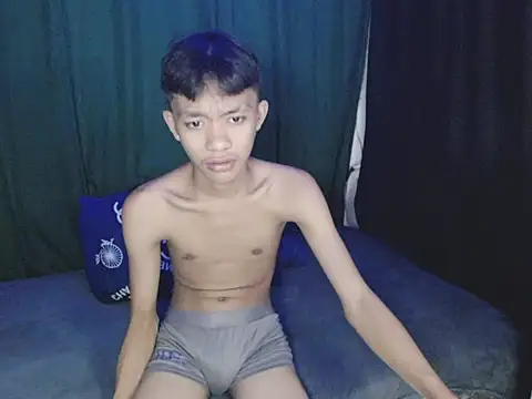 Innocentfucker Live XXX-Chat