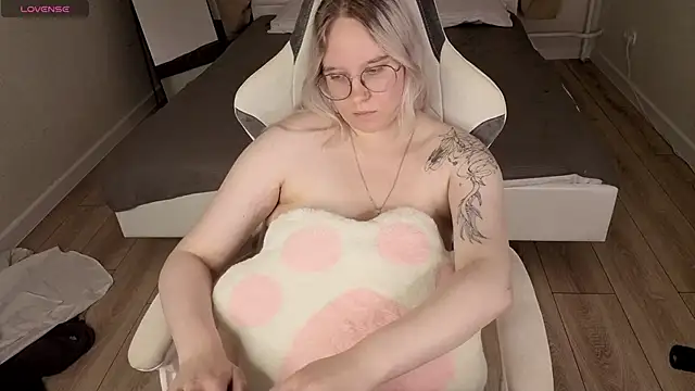 Chat XXX en directo de Yungsatou