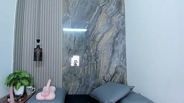 ScarletDollxxx live XXX chat
