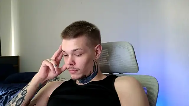 DENIS_HERE: онлайн-секс-чат