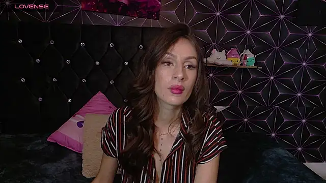 Miis_Beella's Live XXX Chat