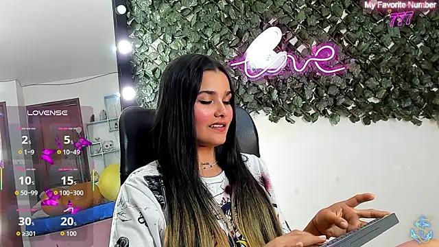 DestinyHills Live XXX Chat