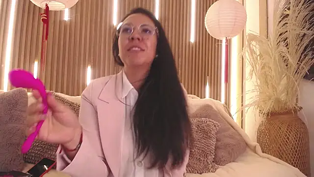 Chat +18 de Velvet_Curly ao vivo