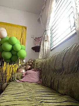 Evabigass Adlı Modelin Canlı XXX Sohbeti