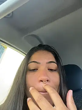 Chat XXX ao vivo de ZahraAmira_