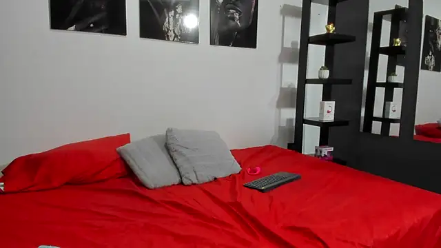 Ximena_Rossi Adlı Modelin Canlı XXX Sohbeti