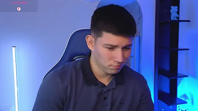 JamesCr_'s Live XXX Chat