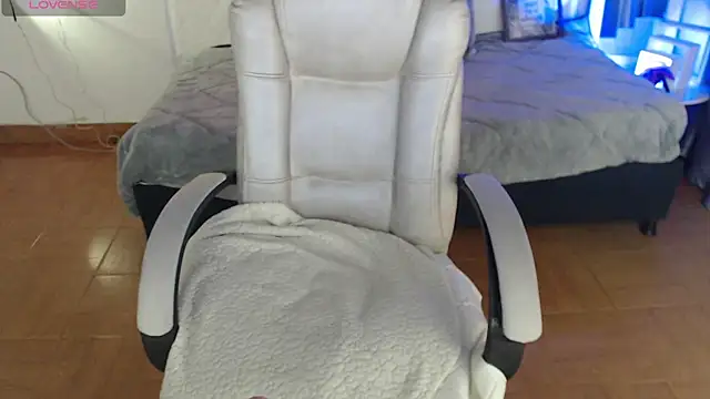 XXX chat uživo modela Tiana_27