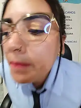MAYE__13 élő XXX-chatje