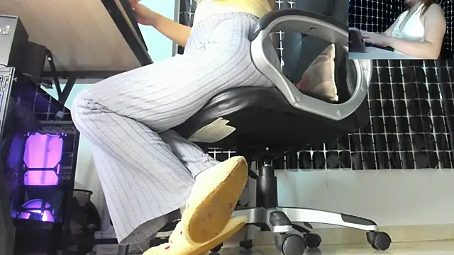 MissAlmaFenix's Live XXX Chat