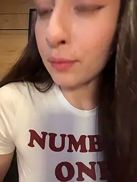 Holly_Play élő XXX-chatje