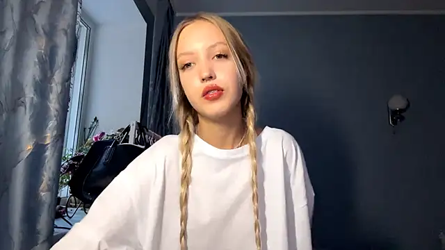 Онлайн чат XXX NievesHackey