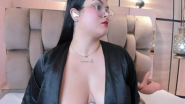 im_mou_ Adlı Modelin Canlı XXX Sohbeti