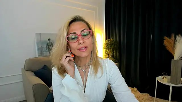 MuseOfStage's Live XXX Chat