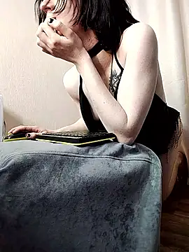 MickeQuinee Webcam show