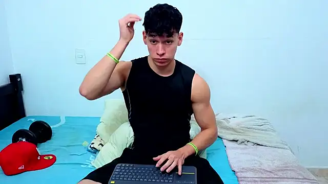 Chatroom XXX en direct de Luke_Muscle