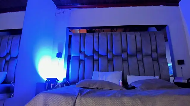 NikkySmiith live XXX chat