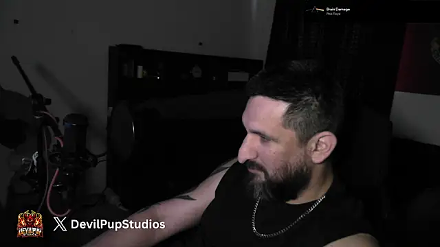 DevilPup75_ élő XXX-chatje