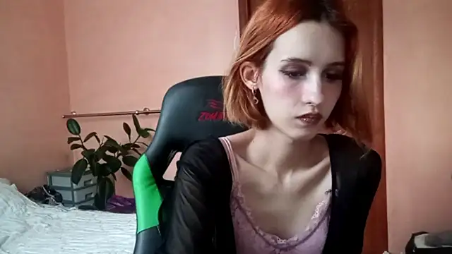 SirenFrost Adlı Modelin Canlı XXX Sohbeti