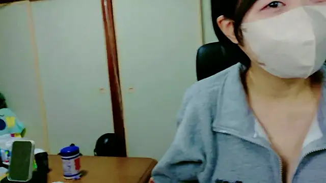 _sui_desu Adlı Modelin Canlı XXX Sohbeti